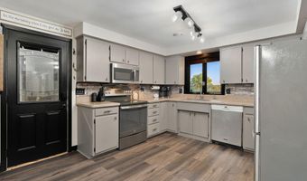 1817 S Shore Dr, Albert Lea, MN 56007