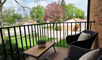1217 S Old Wilke Rd 201, Arlington Heights, IL 60005