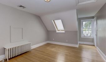 4706 32ND St N, Arlington, VA 22207
