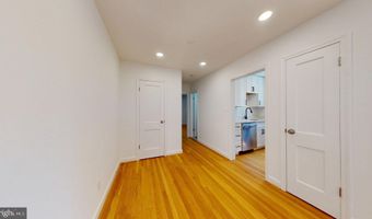 1210 N KENILWORTH St 8, Arlington, VA 22205
