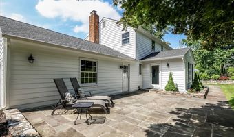 21 White Pine Dr, Brookfield, CT 06804