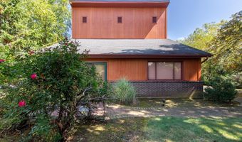 3908 SHORT HILL Dr, Allentown, PA 18104