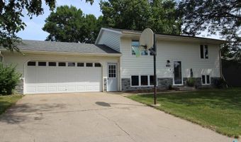 208 E Marialane Dr, Brandon, SD 57005