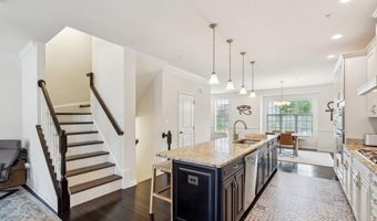 22613 NAUGATUCK Sq, Ashburn, VA 20148