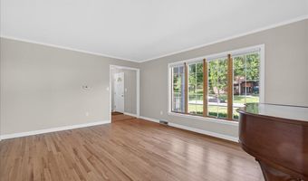3 Fenway Dr, Albany, NY 12211