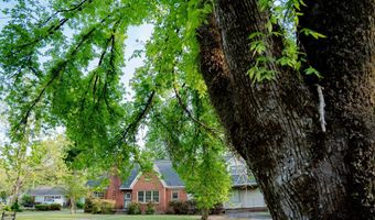 202 Creek Dr, Batesville, MS 38606