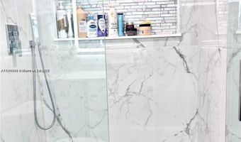 20200 W Country Club Dr 112, Aventura, FL 33180