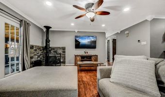 111 Elm Dr, Blakeslee, PA 18610