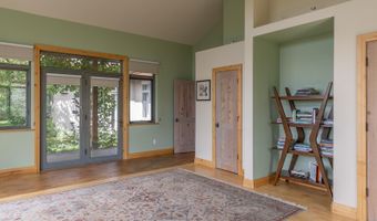 75 Sterling Dr, Bellevue, ID 83313