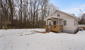 2218 Lee Dr, Akron, OH 44306