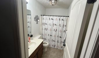 1025 Nickolas St, Aurora, MO 65605