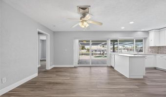 6305 COTTONWOOD Ln, Apollo Beach, FL 33572