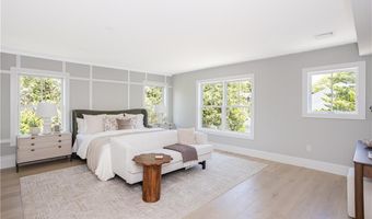 157 Ellery Ave, Middletown, RI 02842