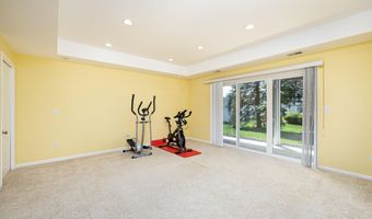 2906 N Knightsbridge Cir, Ann Arbor, MI 48105