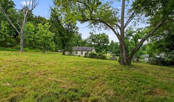 1217 Kiefer Creek Rd, Ballwin, MO 63021