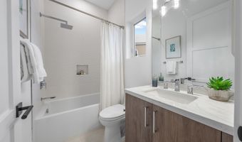 100 Glenbrook Ct, Atlantis, FL 33462