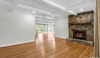 52 Forest Rd, Asheville, NC 28803