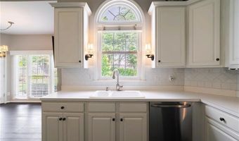 6850 Weatherstone Way, Alpharetta, GA 30009