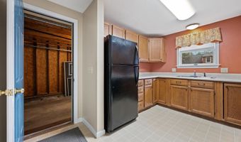 22 Cortland Cir, Bangor, ME 04401