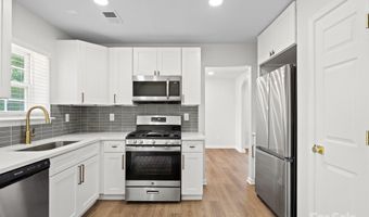 3813 Brookchase Ln, Charlotte, NC 28205
