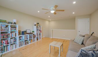 580 N Highlander Way, Addison, IL 60101