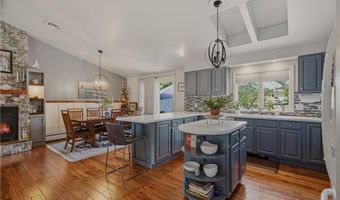 11 Carol Ave, Bristol, RI 02809