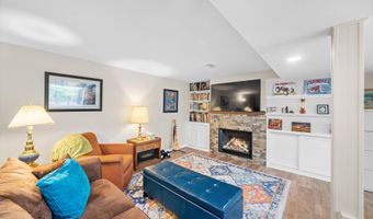 2854 Parkridge Dr, Ann Arbor, MI 48103