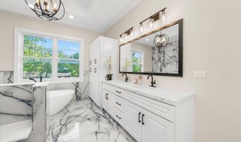 1418 W Maude Ave, Arlington Heights, IL 60004