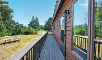 4042 5 Mile Point Rd, Allouez, MI 49805