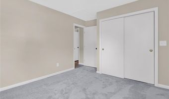 44 Village Ave, Cranston, RI 02920