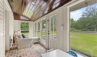 7101 Wayne Ln, Biloxi, MS 39532