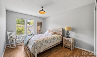 27 Sunview Cir, Arden, NC 28704