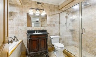 1107 PERRIN Dr, Arabi, LA 70032