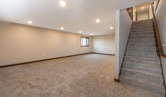 4825 Chainview Dr NW, Alexandria, MN 56308