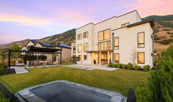 348 E HIDDEN LAKE Dr, Bountiful, UT 84010