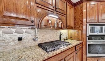 3610 Mansions Pkwy, Berkeley Lake, GA 30096