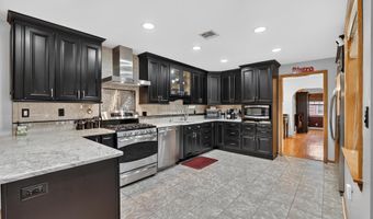 69 S Airmont Rd, Airmont, NY 10901