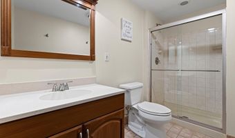 14 STONEBRIDGE Dr, Hockessin, DE 19707