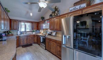 920 Highland Dr, Arkansas City, KS 67005