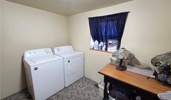 131 W 5th St, Adrian, MO 64720
