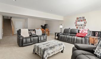 144 COWBIRD St, Lake Frederick, VA 22630