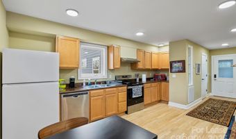 5 Elmore St, Asheville, NC 28804