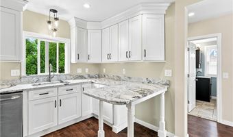 82 Dyer Ave, East Providence, RI 02915
