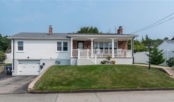 14 Wenscott Ln, North Providence, RI 02904
