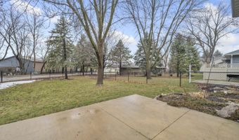 352 Emerald Dr, Arnolds Park, IA 51331