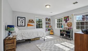 18 Hawk Dr, Bedford, NH 03110