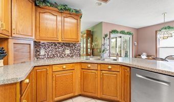 2014 Jonathan St, Kendallville, IN 46755