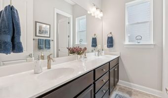 102 PHOEBE Ct, Lake Frederick, VA 22630