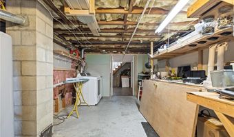 83 Bateman Ave, Cranston, RI 02920