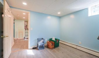 418 River Rd, Lincoln, RI 02865